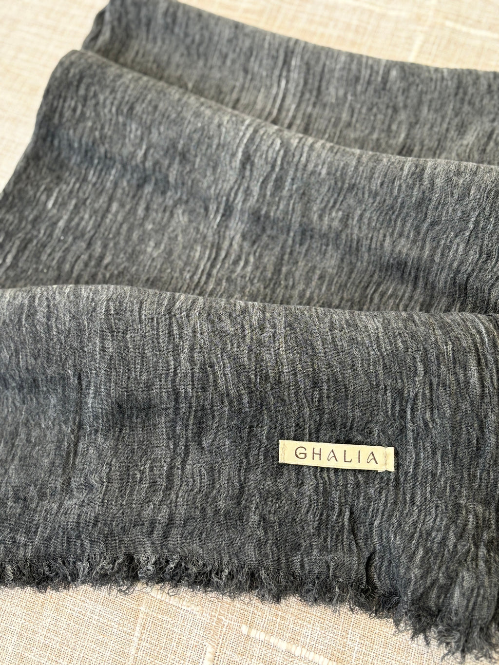 Charcoal grey Kuwaiti cotton crinkle