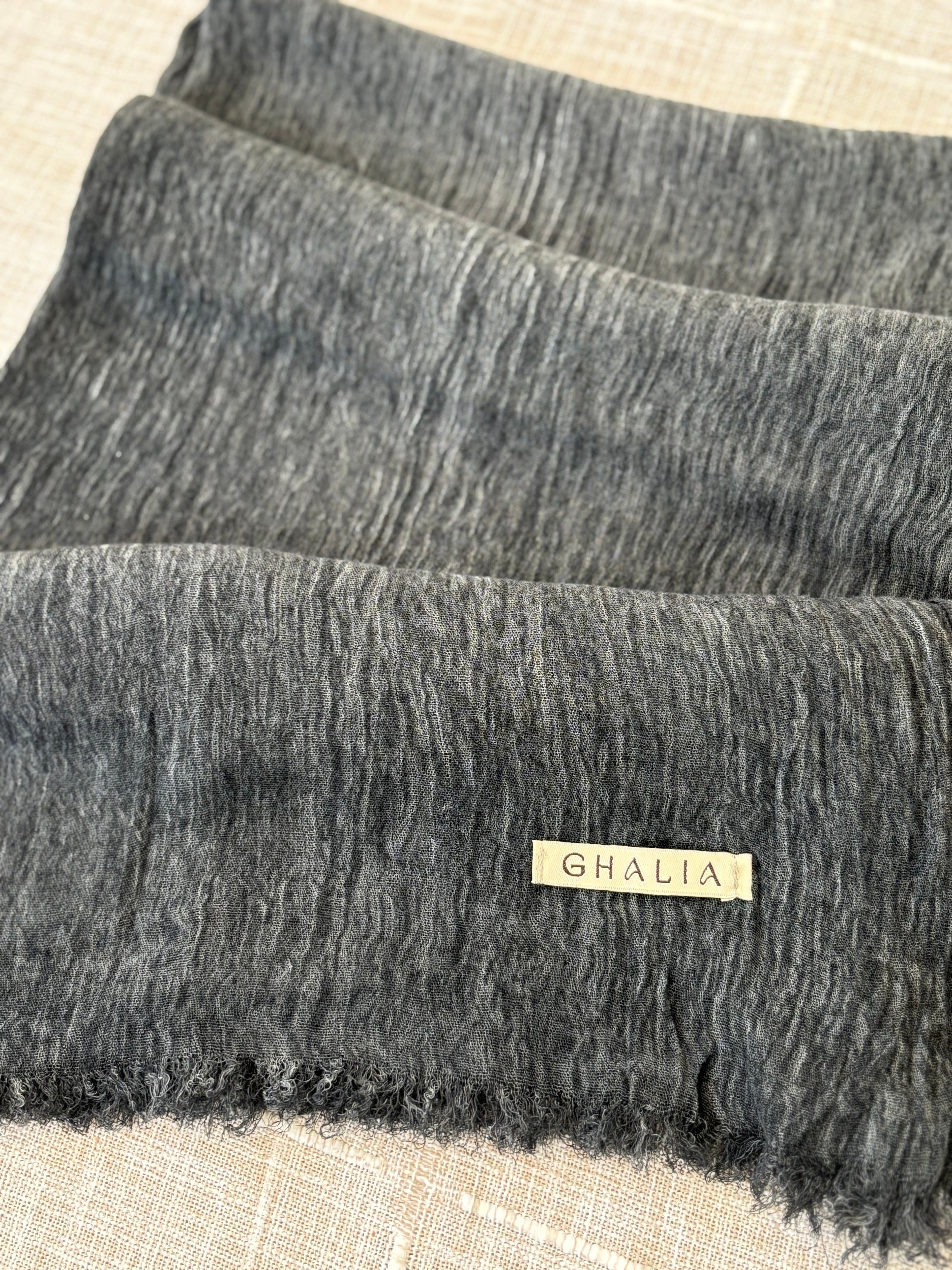 Charcoal grey Kuwaiti cotton crinkle